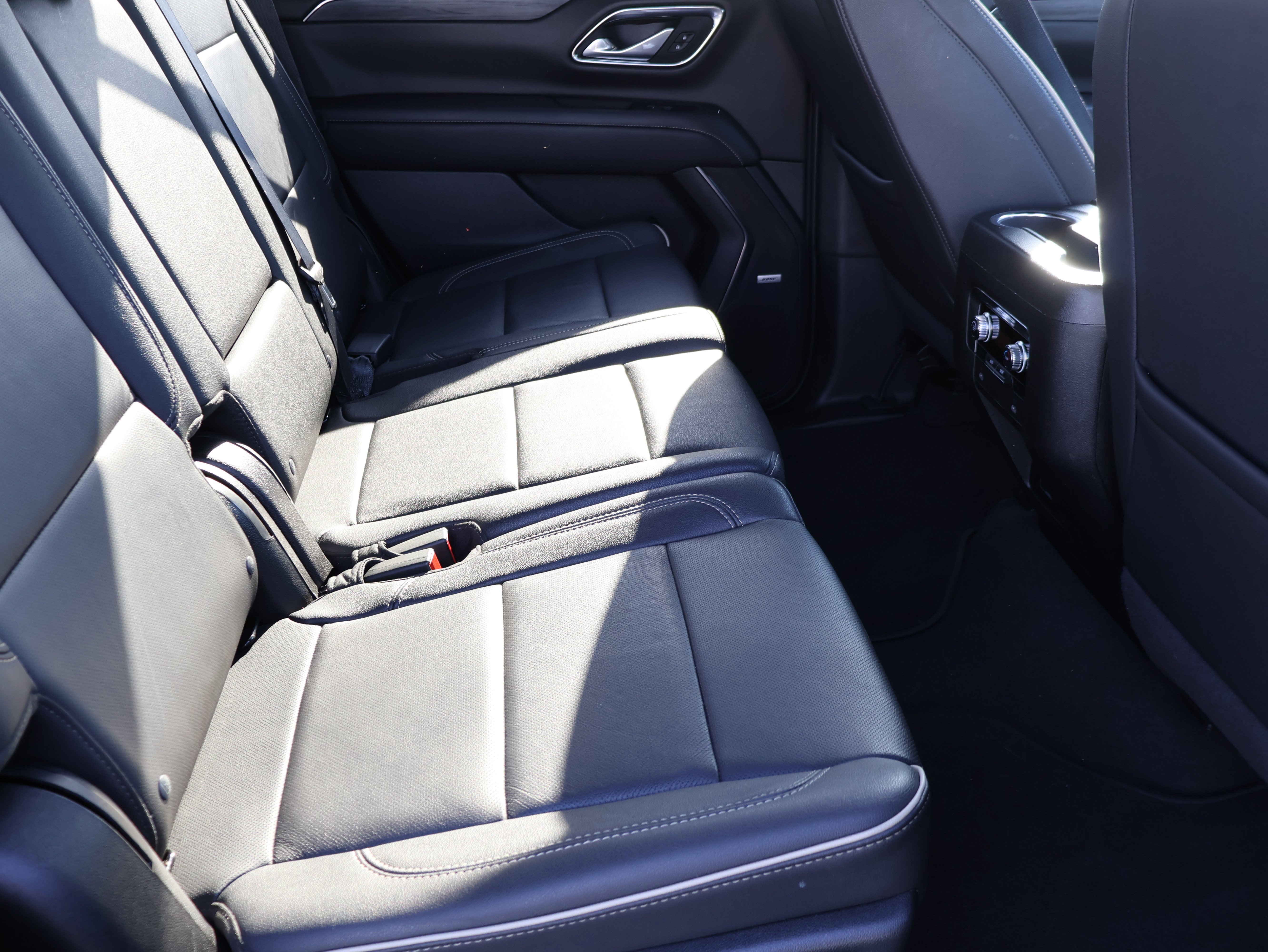 Used 2024 GMC Yukon SLT image 14