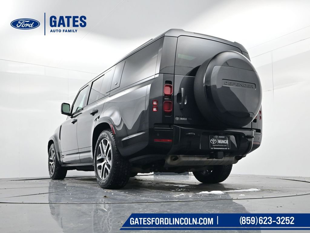 Used 2023 Land Rover Defender 130 X-Dynamic SE image 39