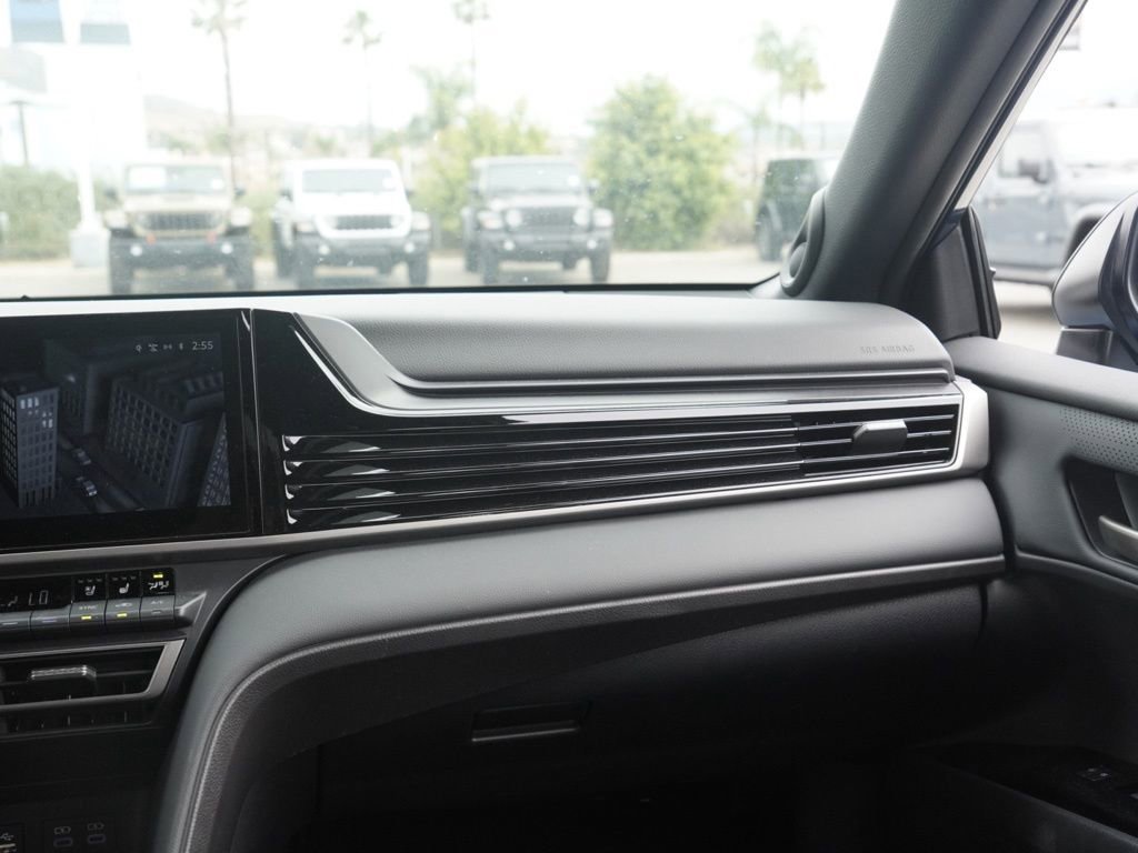 Used 2025 Toyota Camry XSE w/ Premium Plus Package image 26