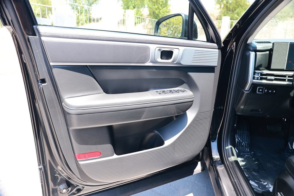 Used 2025 Hyundai Santa Fe SEL FWD image 21