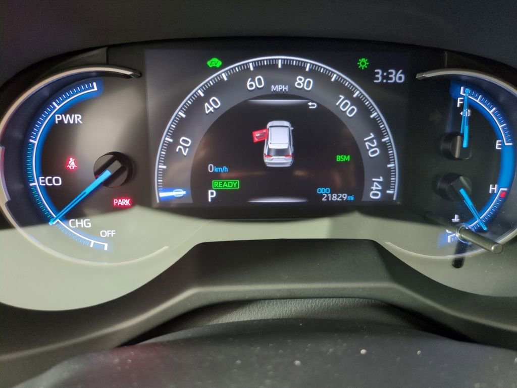Used 2024 Toyota RAV4 XSE w/ Weather Package AWD/4WD image 18