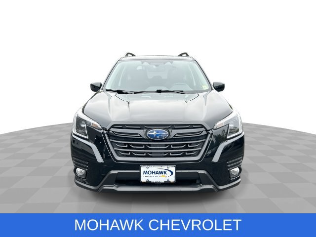 Used 2023 Subaru Forester Premium AWD/4WD image 3