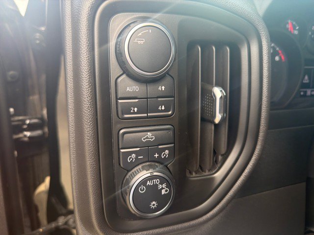 Used 2023 Chevrolet Silverado 1500 Custom Trail Boss w/ Midnight Edition AWD/4WD image 6
