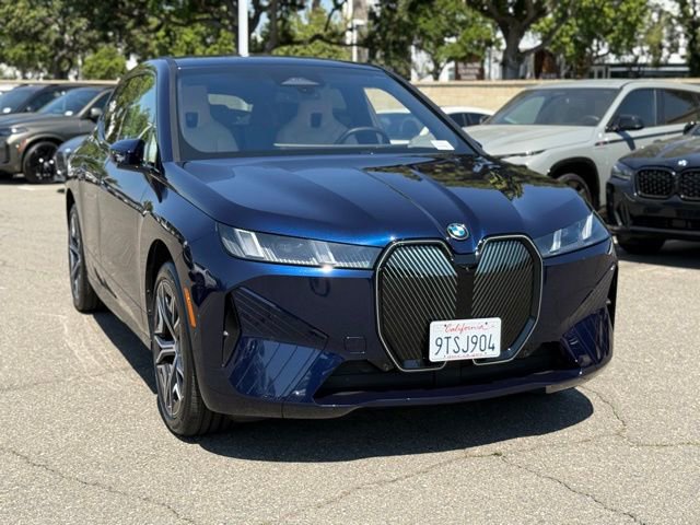 Used 2026 BMW iX xDrive45 w/ Premium Package image 5