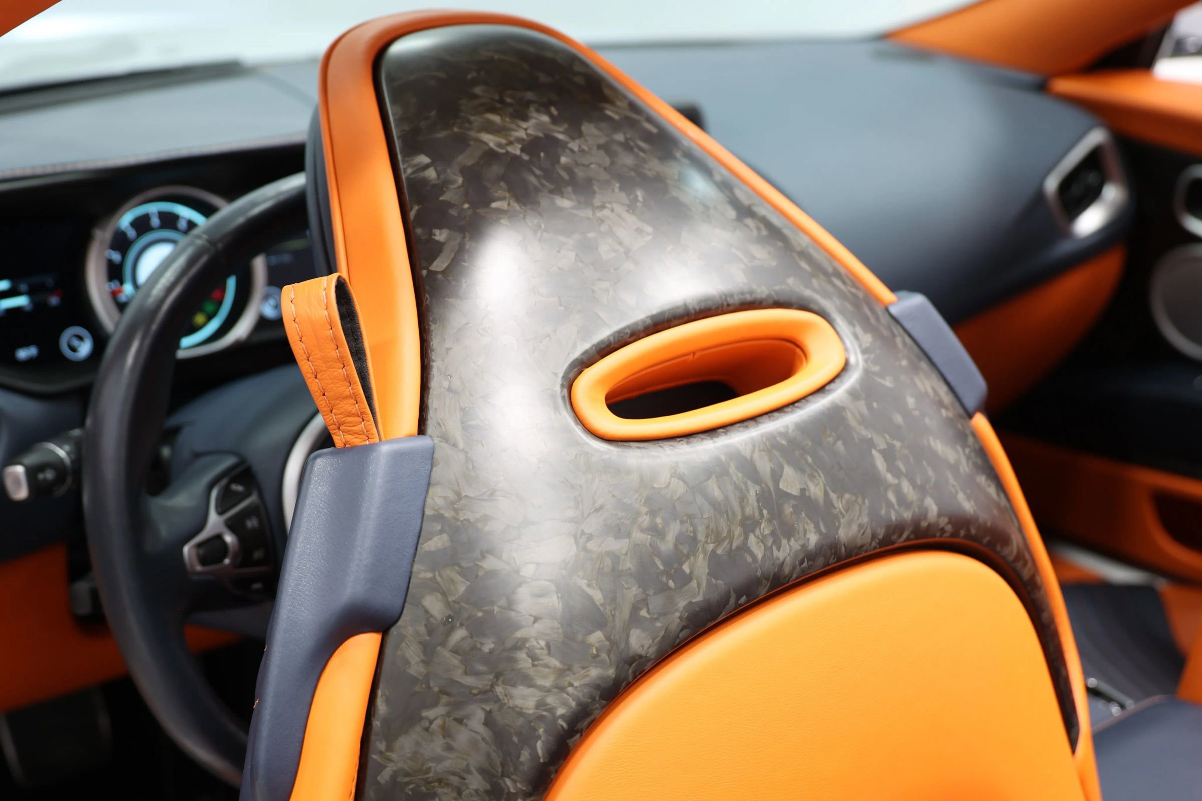 Used 2019 Aston Martin DB11 Volante RWD image 65