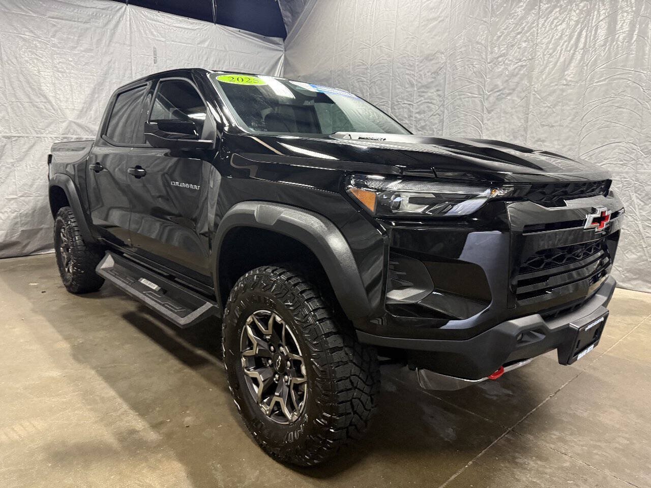 Used 2025 Chevrolet Colorado ZR2 w/ Technology Package