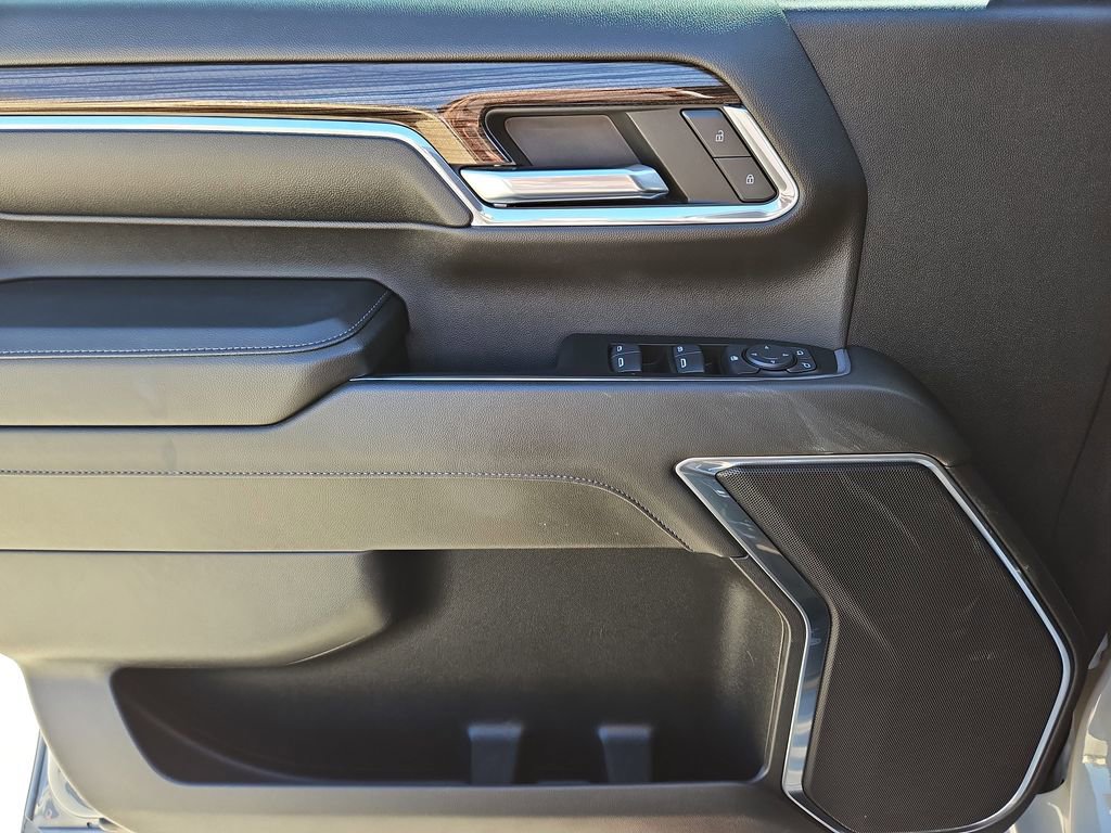 Used 2024 Chevrolet Silverado 3500 LT w/ Convenience Package image 16