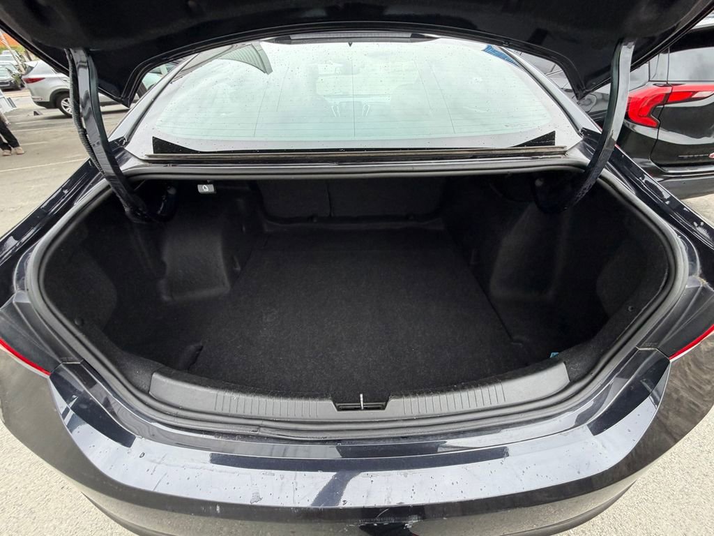 Used 2023 Chevrolet Malibu LT FWD image 12