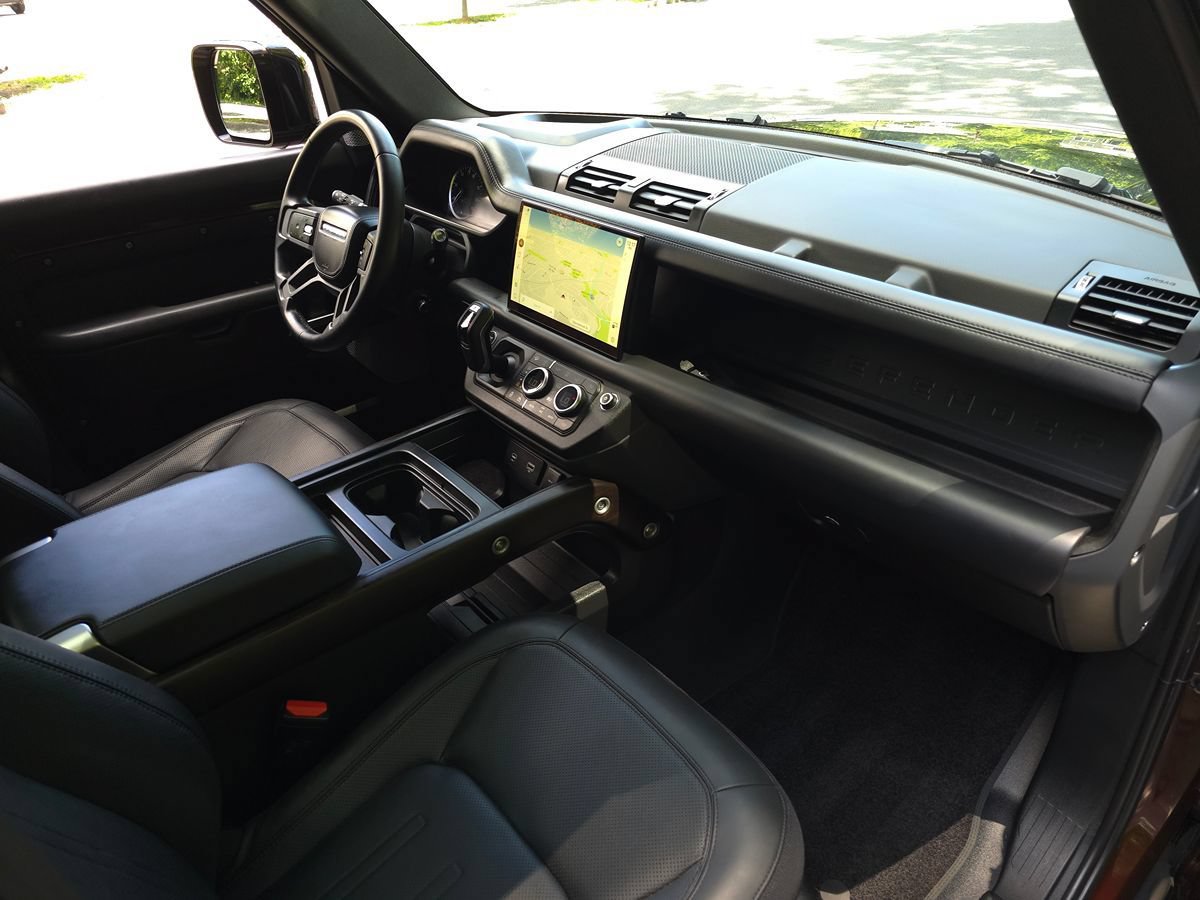 Used 2023 Land Rover Defender 130 X AWD/4WD image 30