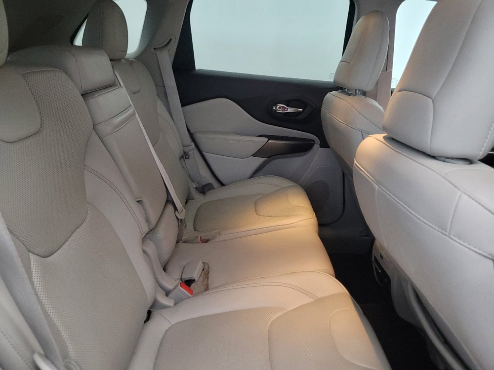 Used 2019 Jeep Cherokee Limited w/ Luxury Group AWD/4WD image 19
