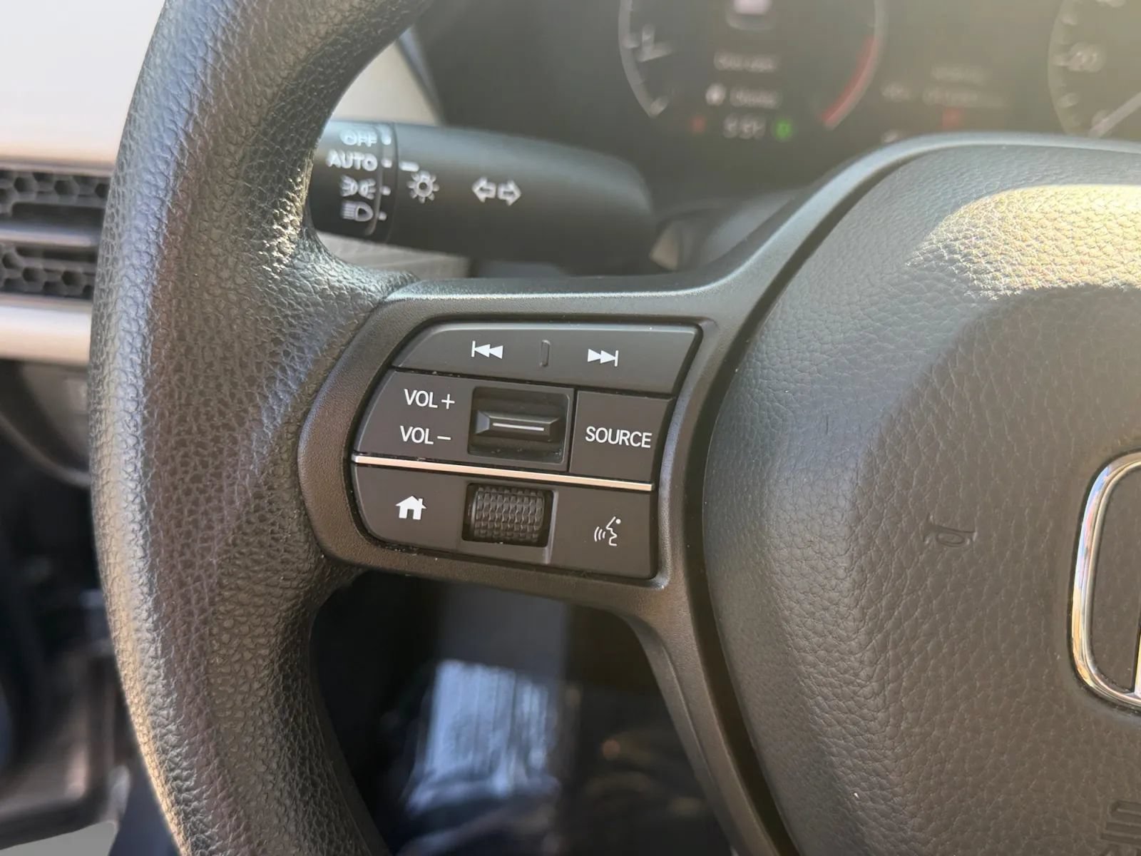 Used 2025 Honda HR-V LX image 22