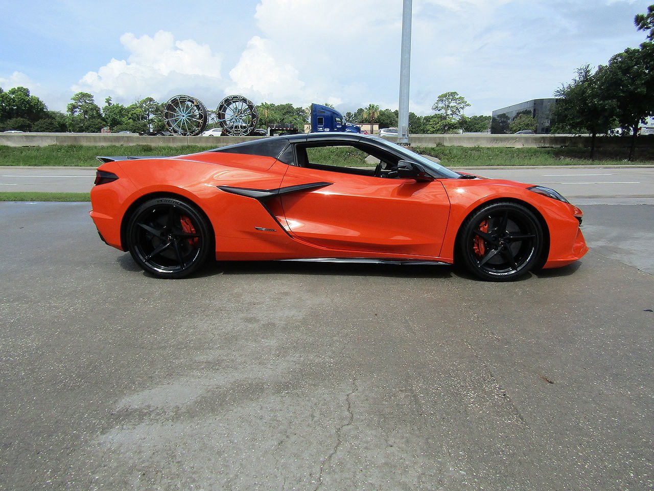 Used 2025 Chevrolet Corvette E-Ray w/ Stealth Interior Trim Package AWD/4WD image 26