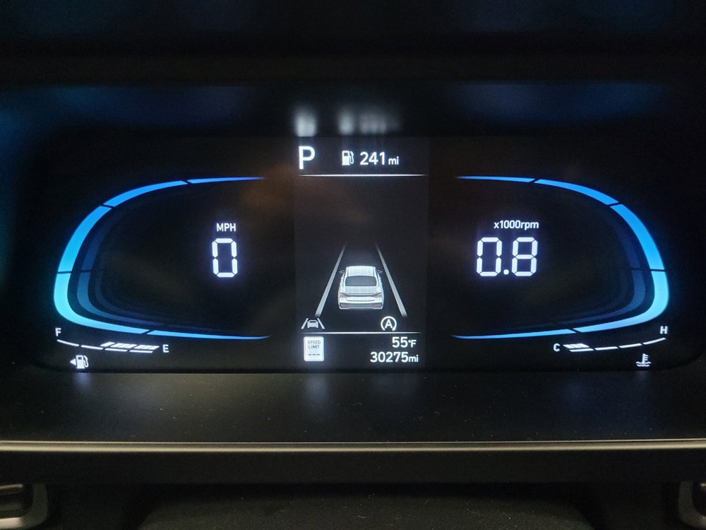 Used 2025 Hyundai Elantra SE image 23