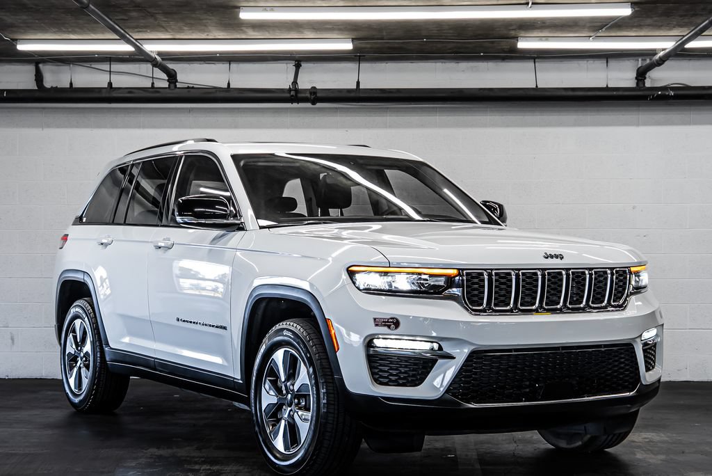 Used 2023 Jeep Grand Cherokee 4WD 4xe image 7