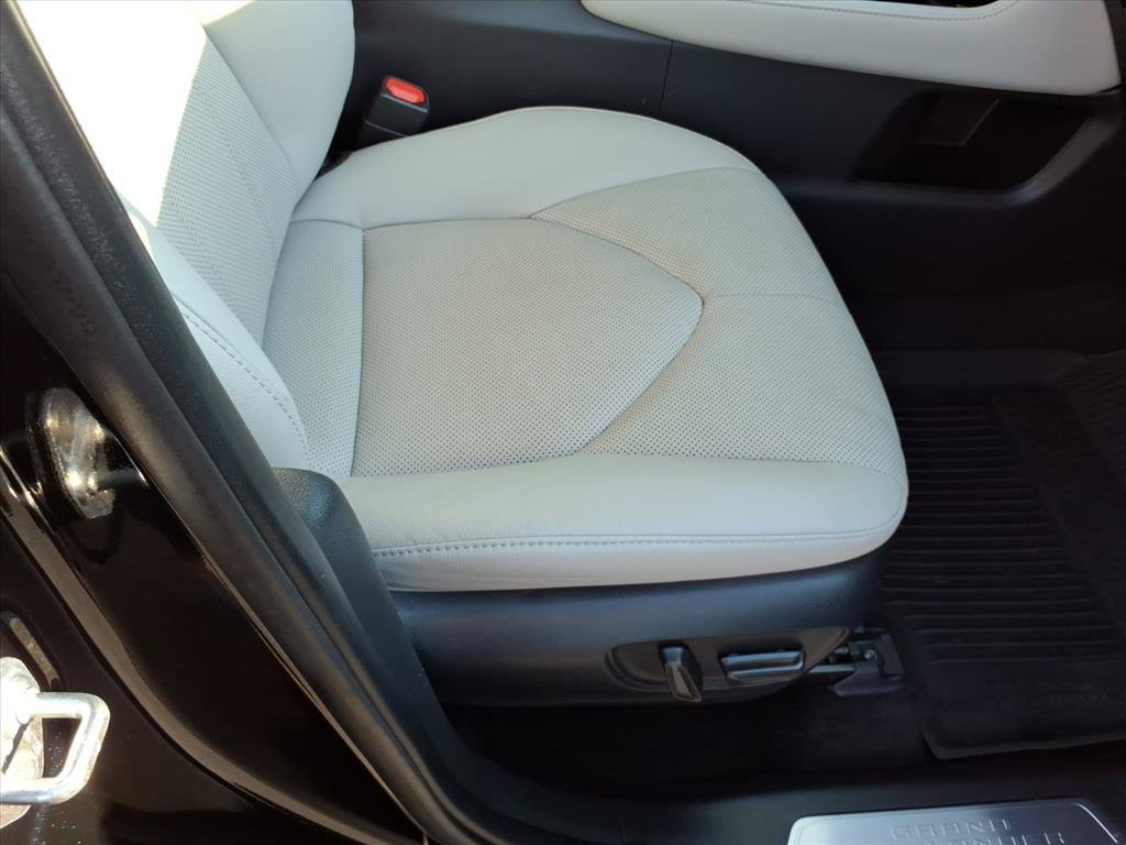 Used 2024 Toyota Grand Highlander AWD image 17