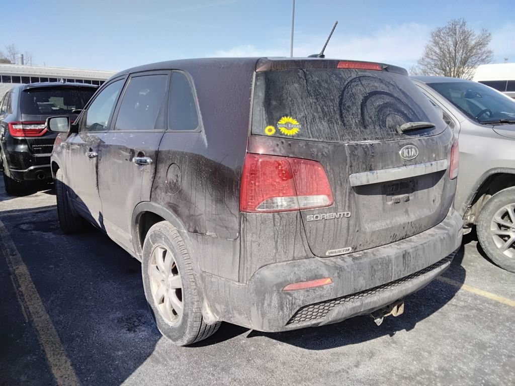 Used 2013 Kia Sorento LX image 4