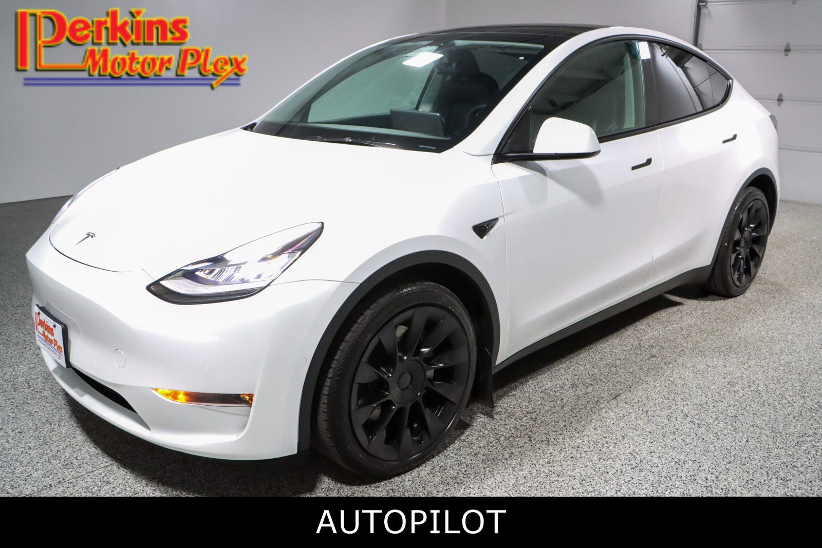 Used 2021 Tesla Model Y Long Range image 1