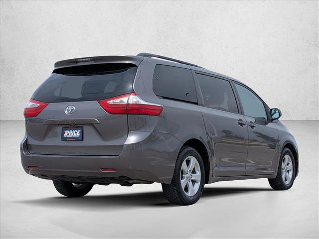 Used 2017 Toyota Sienna LE image 5