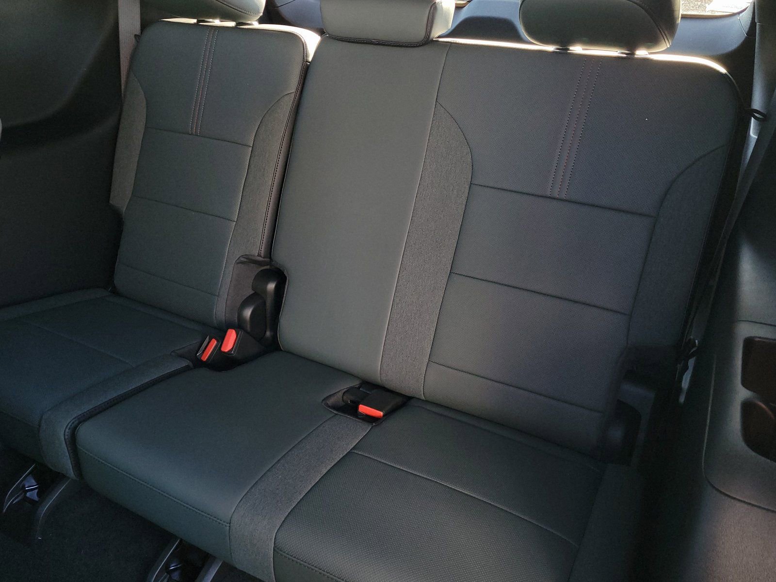 New 2026 GMC Acadia AT4 w/ Luxury Package AWD/4WD image 8