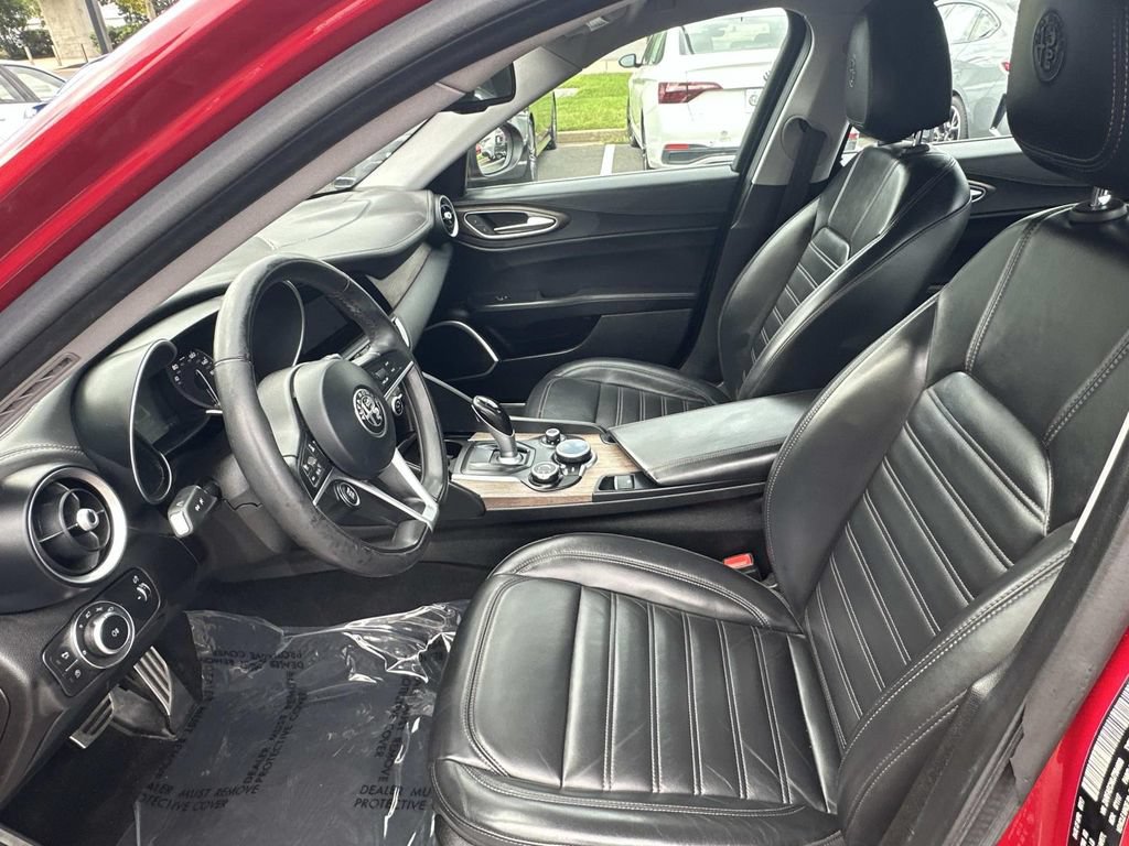 Used 2018 Alfa Romeo Giulia Ti w/ Quick Order Package 22Z Lusso RWD image 16