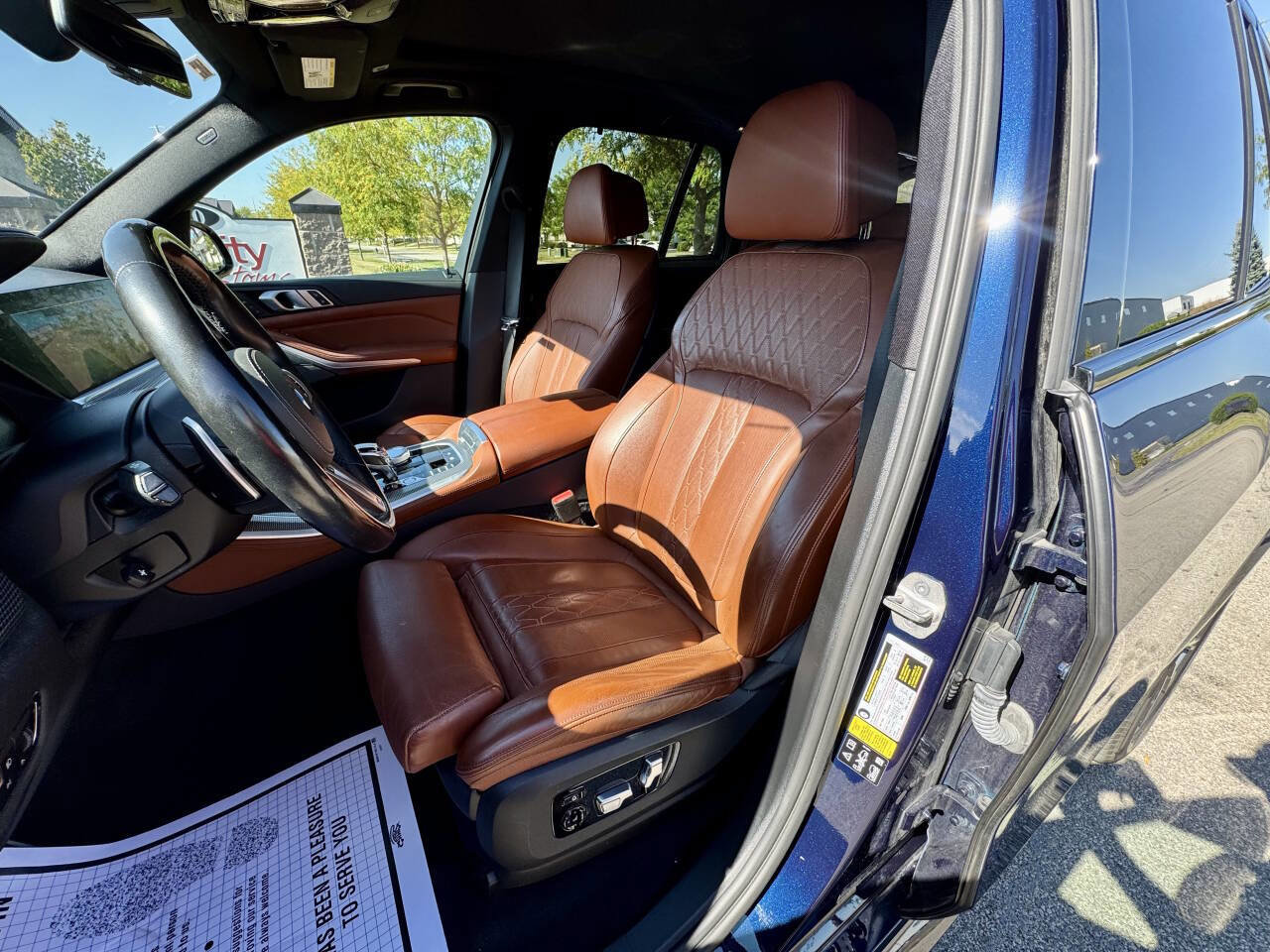 Used 2021 BMW X5 M50i w/ Executive Package image 14