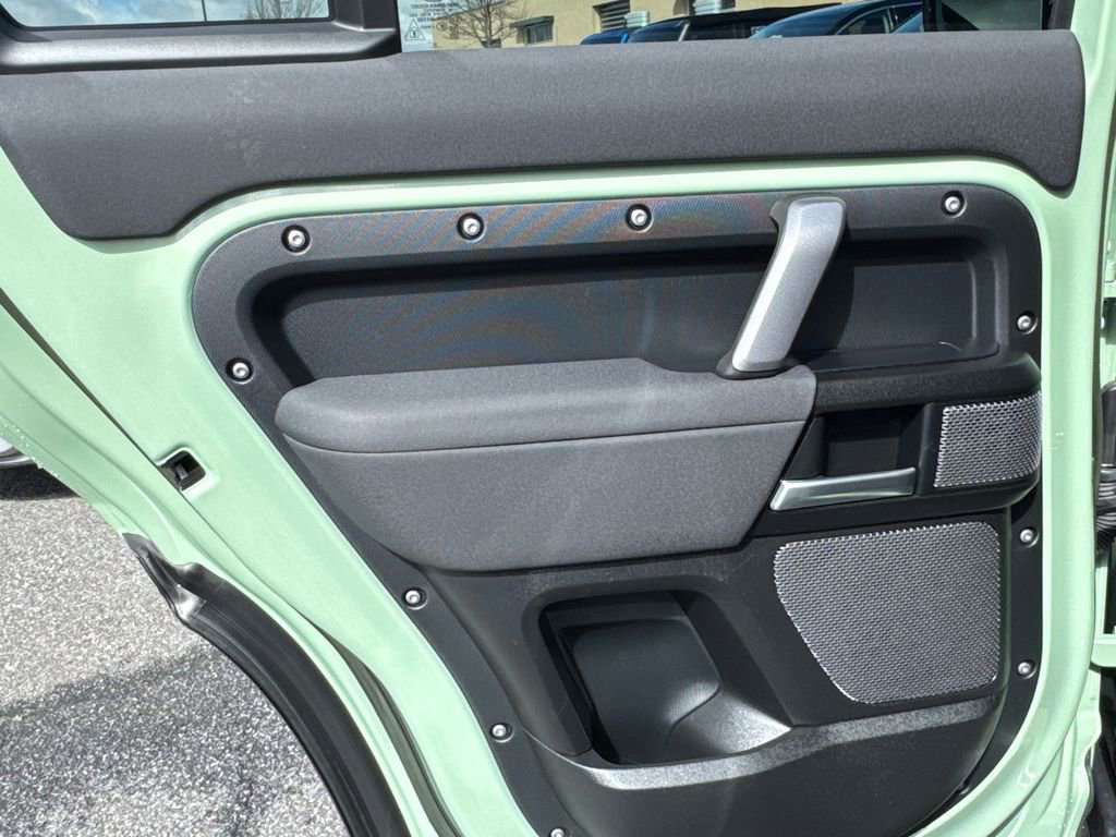 Used 2023 Land Rover Defender 110 75th Limited Edition image 21
