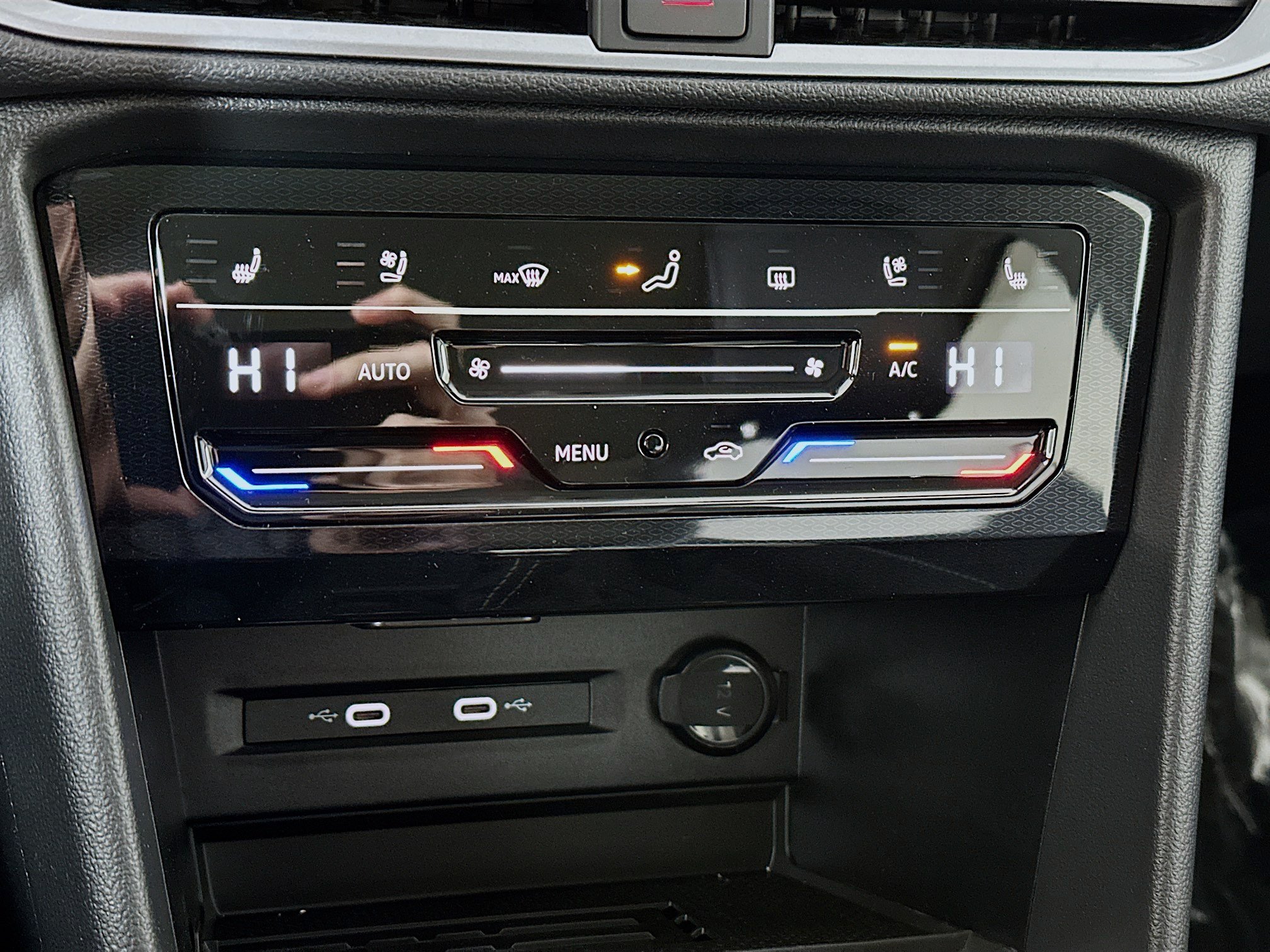 New 2026 Volkswagen Taos SEL AWD/4WD image 16