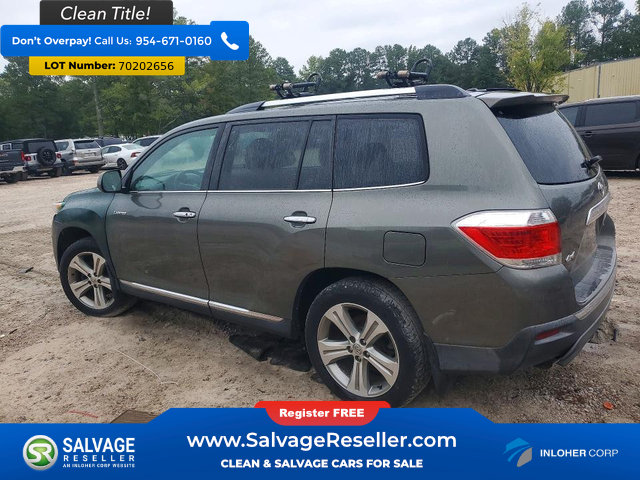 Used 2011 Toyota Highlander Limited w/ Tow Pkg AWD/4WD image 3