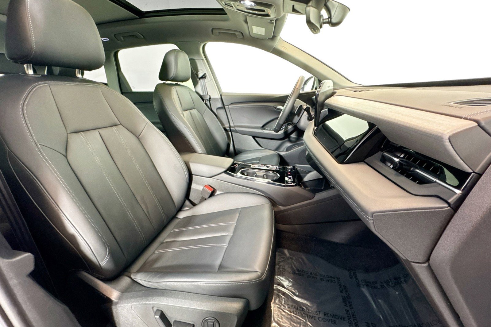 Used 2025 Audi Q6 e-tron Premium w/ Convenience Package image 26