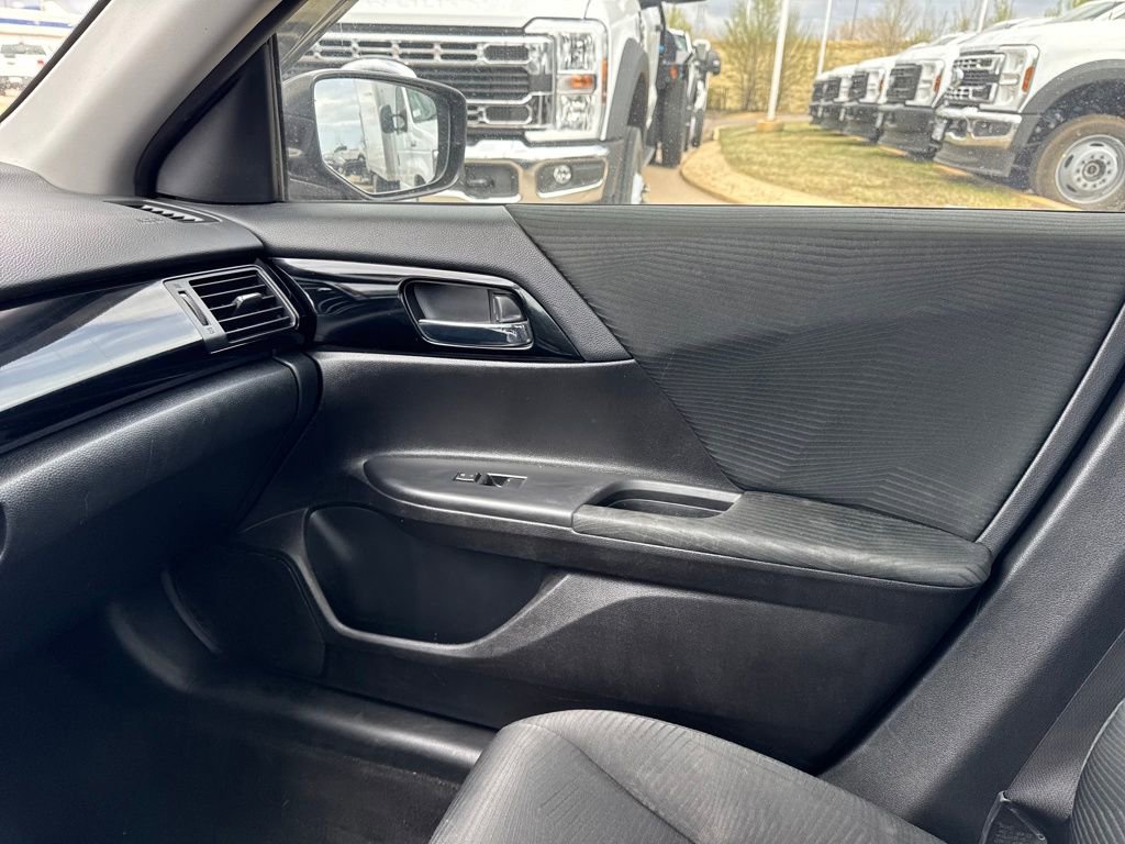 Used 2016 Honda Accord LX image 43