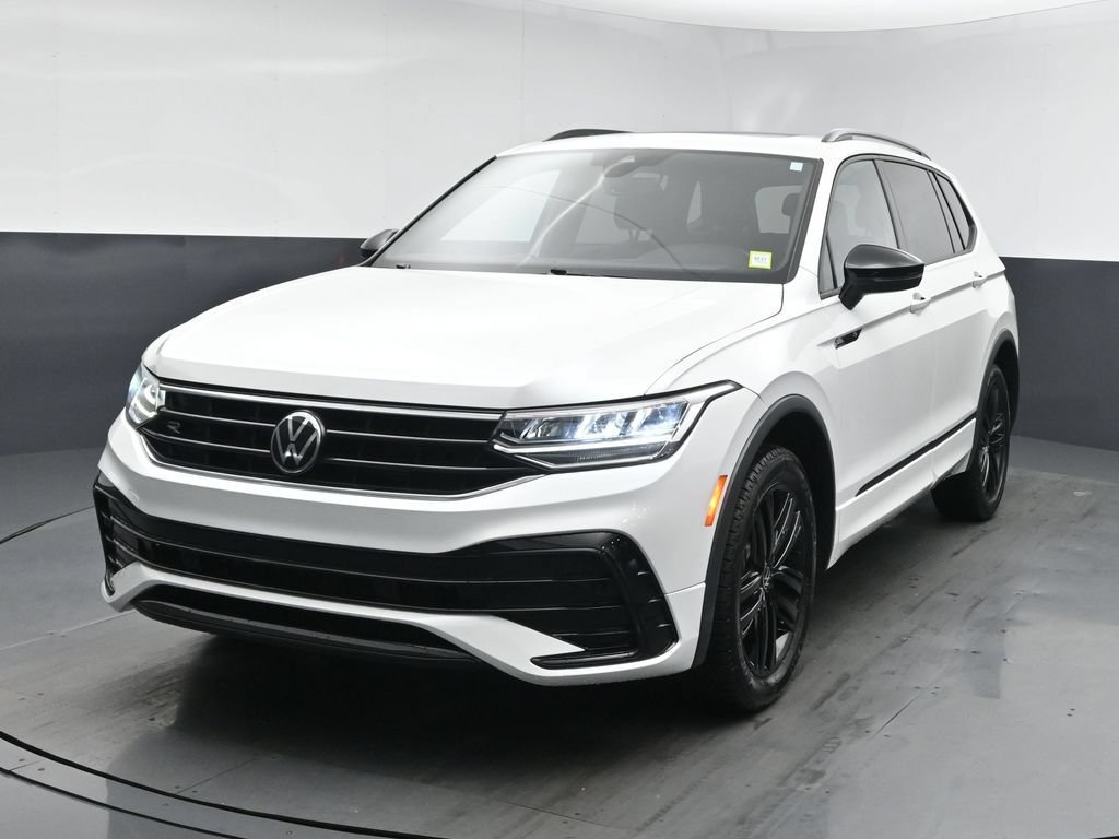 Used 2022 Volkswagen Tiguan SE R-Line AWD/4WD image 1