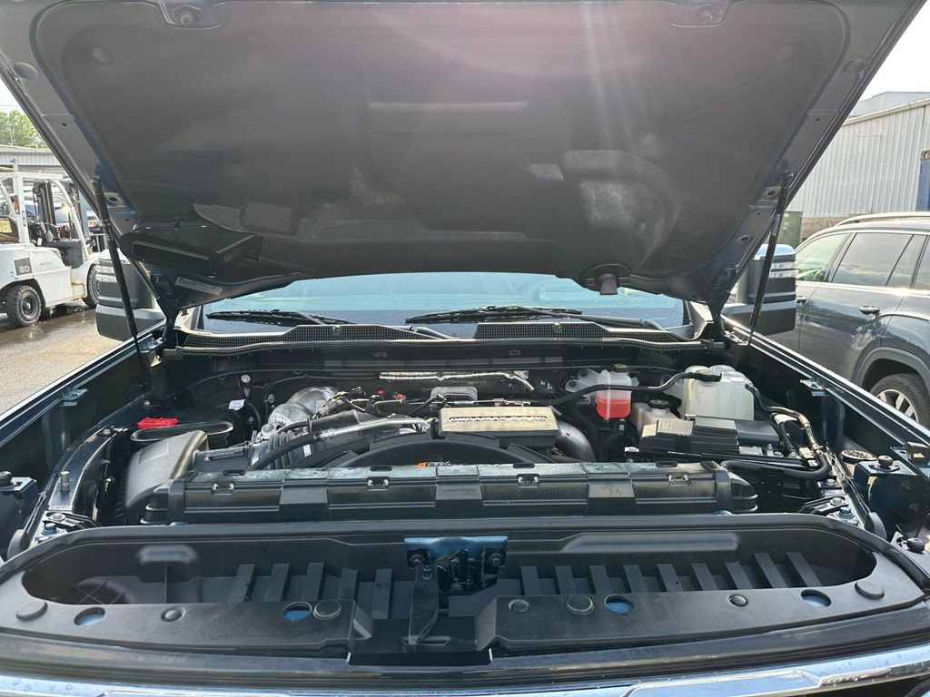 Used 2025 Chevrolet Silverado 2500 LTZ w/ LTZ Premium Package AWD/4WD image 28