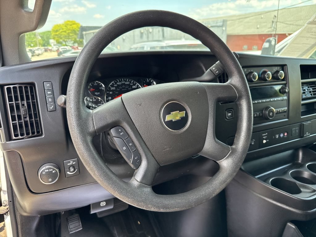 Used 2021 Chevrolet Express 3500 w/ Driver Convenience Package RWD image 30
