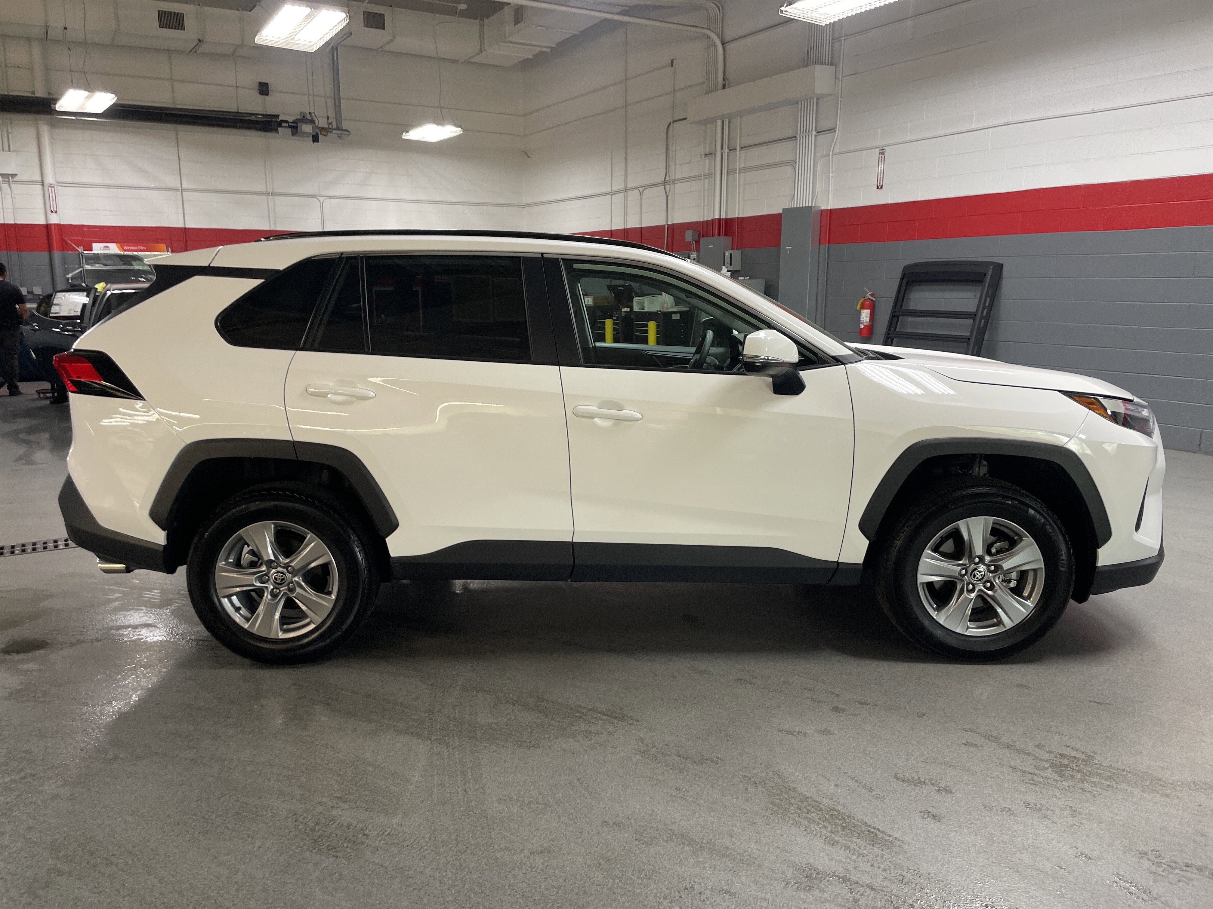 Used 2025 Toyota RAV4 XLE w/ Convenience Package image 11