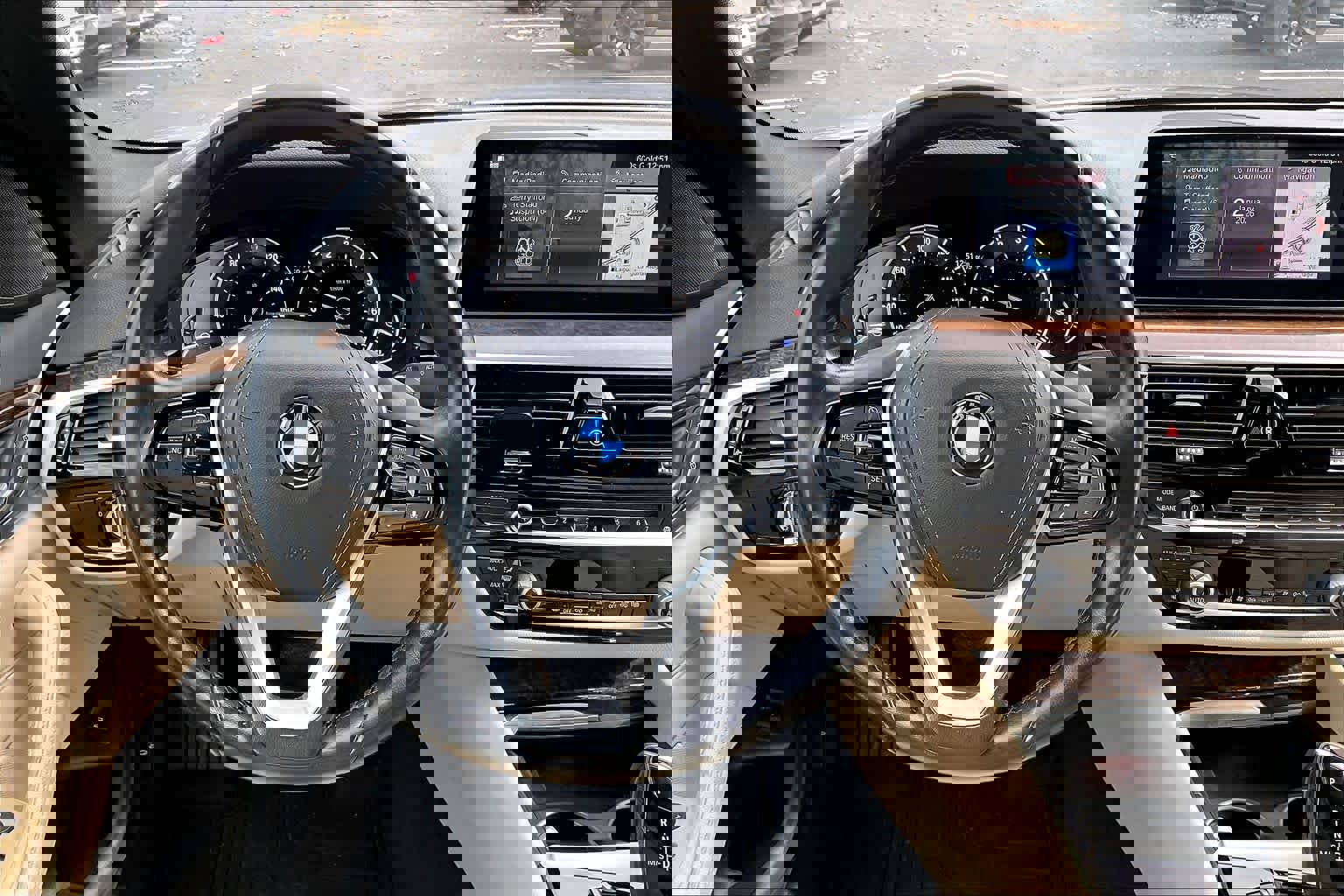 Used 2019 BMW 530i w/ Convenience Package image 8