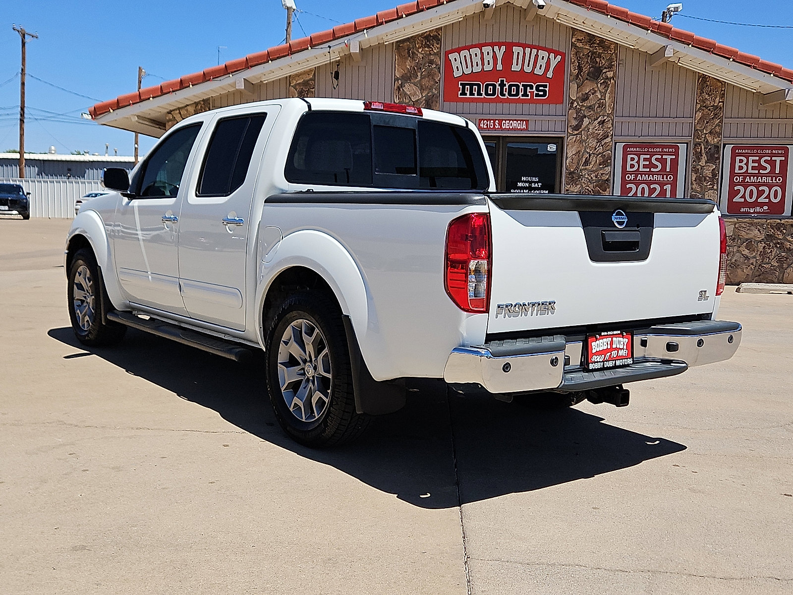 Used 2019 Nissan Frontier SL RWD image 2