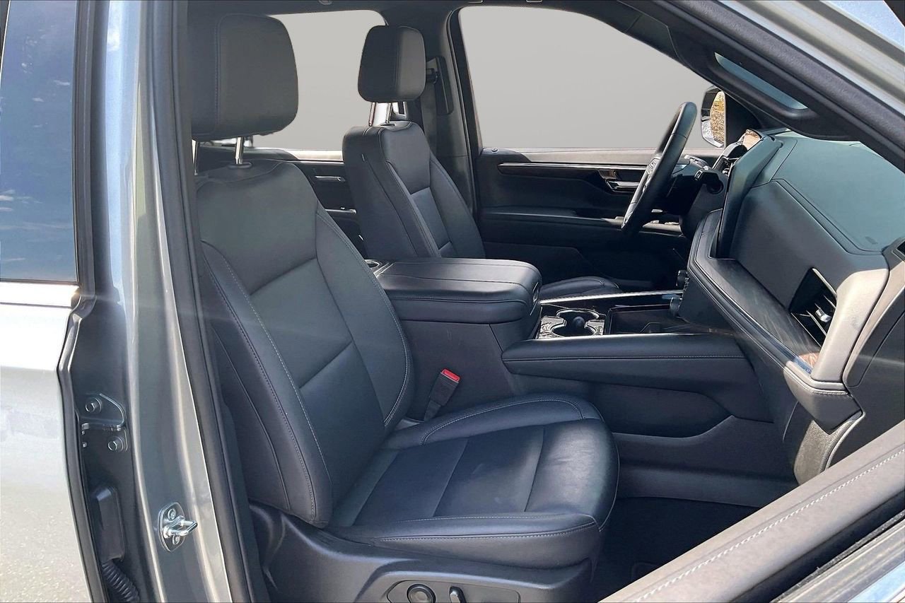 Used 2025 Chevrolet Tahoe LT image 24