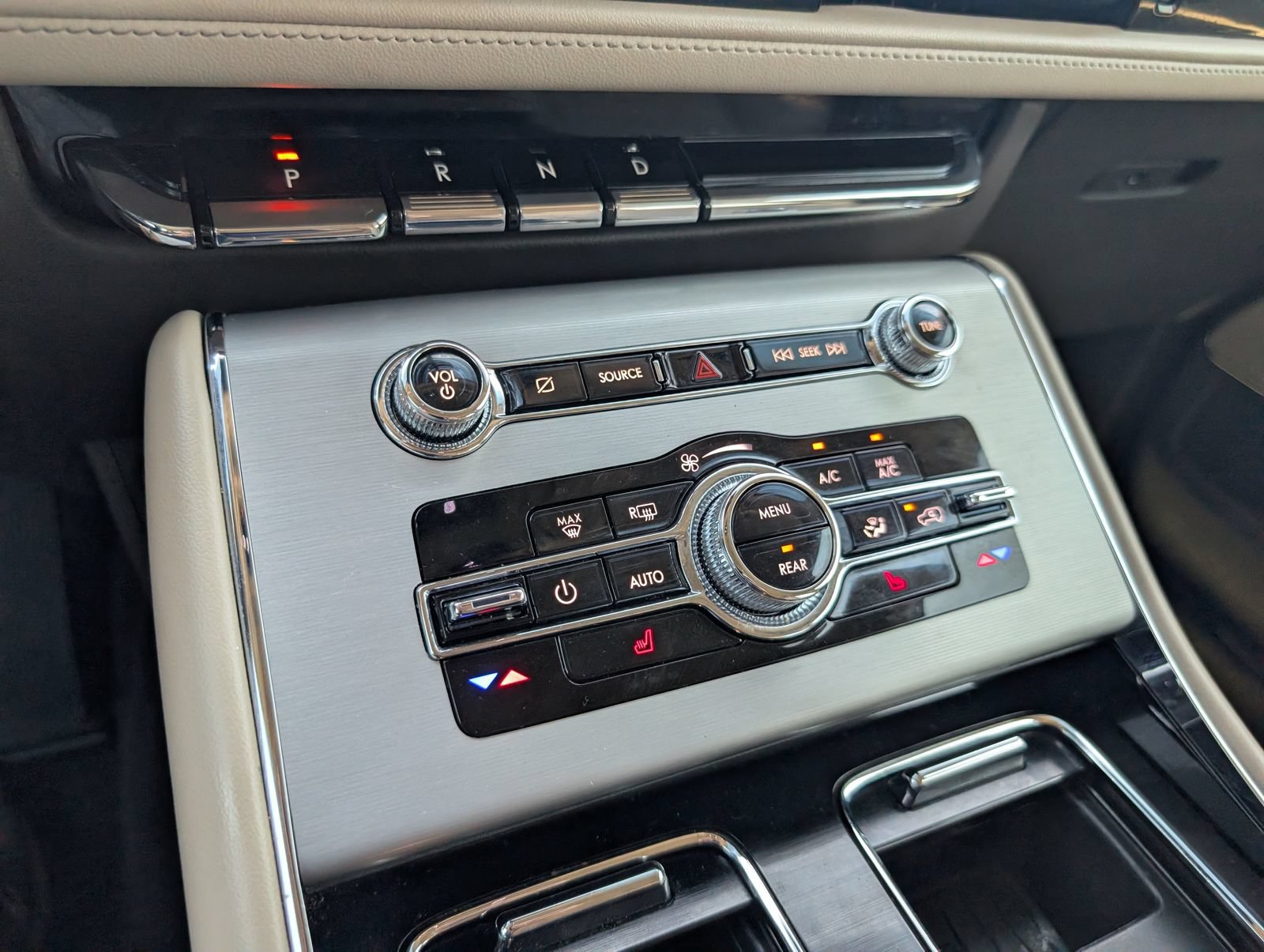 Used 2023 Lincoln Aviator 2WD image 7