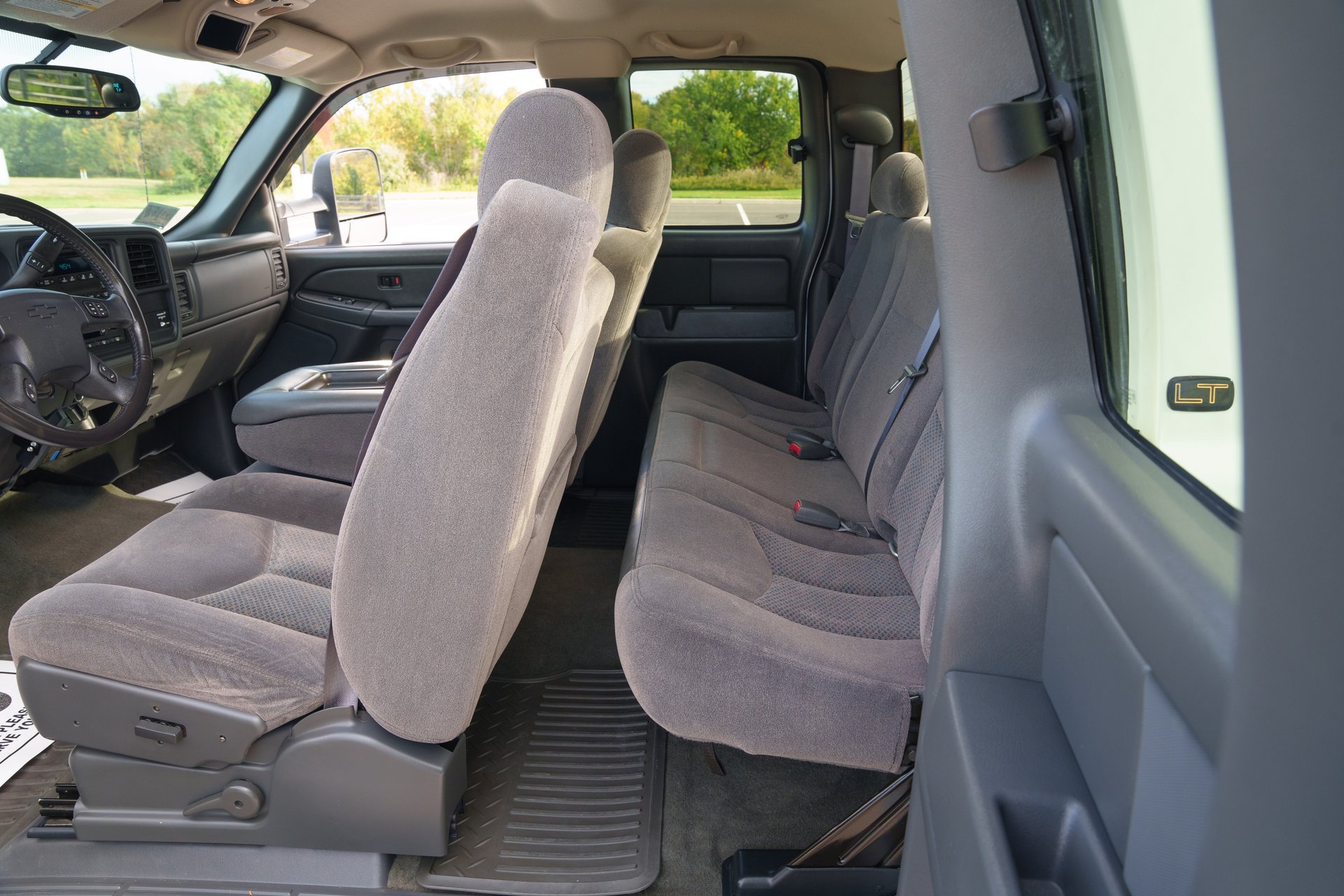 Used 2006 Chevrolet Silverado 2500 LT w/ Heavy-Duty Power Package AWD/4WD image 38