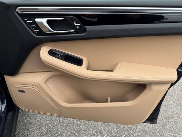 Used 2022 Porsche Macan image 22