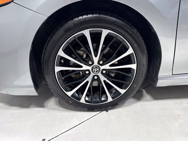 Used 2019 Toyota Camry SE FWD image 6