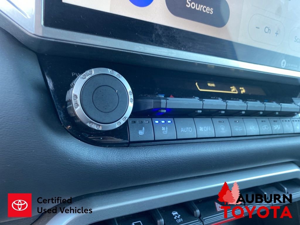 Used 2024 Toyota Sequoia Platinum AWD/4WD image 48