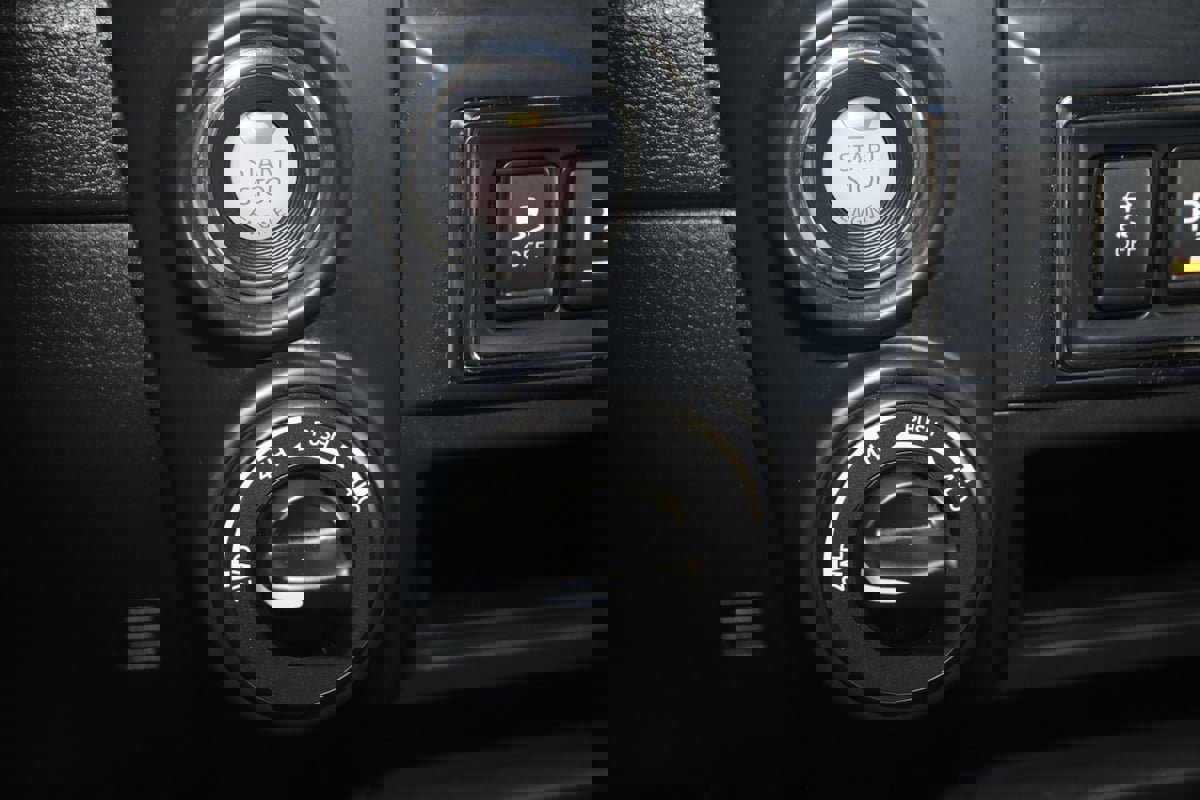 Used 2019 Nissan Titan SV w/ SV Convenience Package image 29