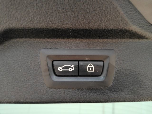 Used 2017 BMW X5 xDrive40e image 28