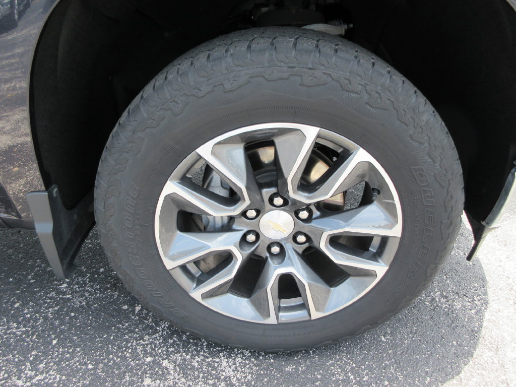 Certified 2023 Chevrolet Silverado 1500 LT AWD/4WD image 9