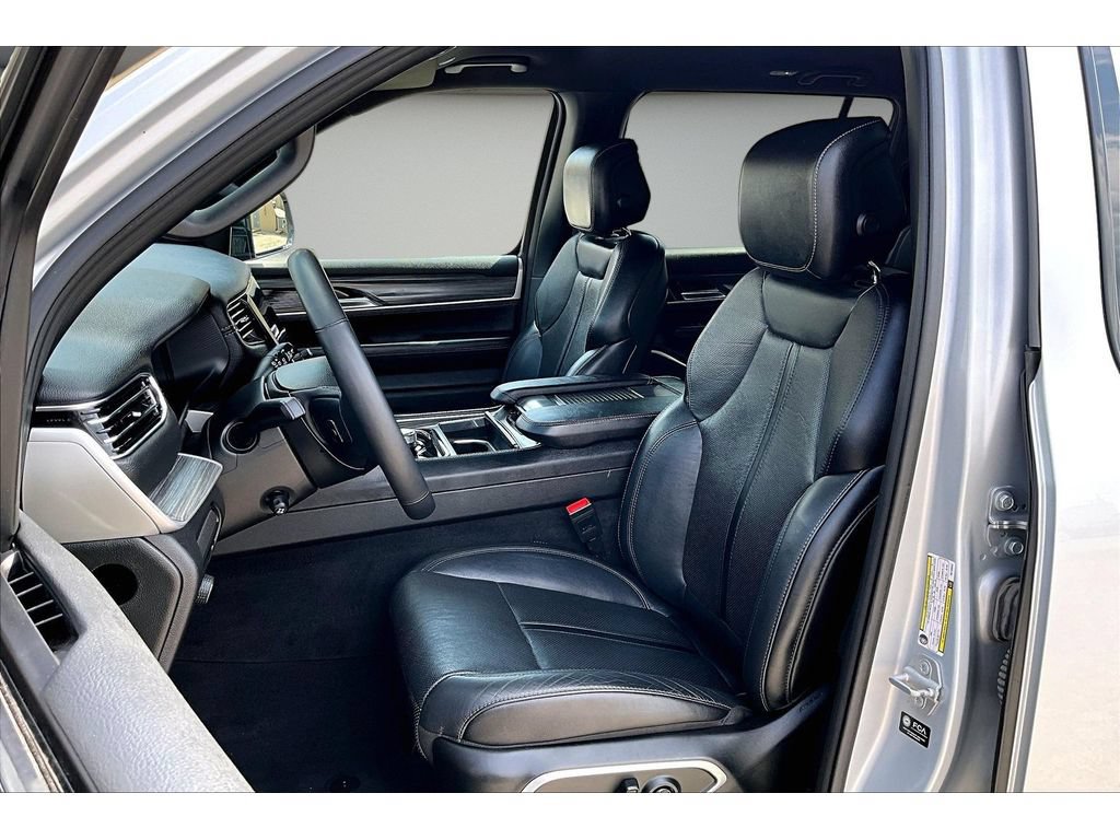 Used 2024 Jeep Wagoneer Series II AWD/4WD image 34