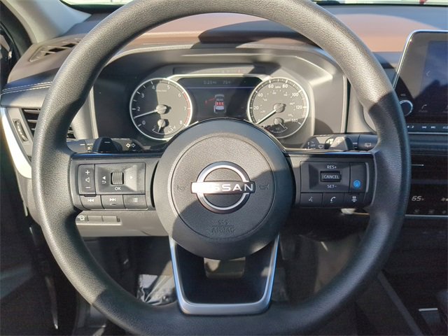 Used 2023 Nissan Rogue SV image 30