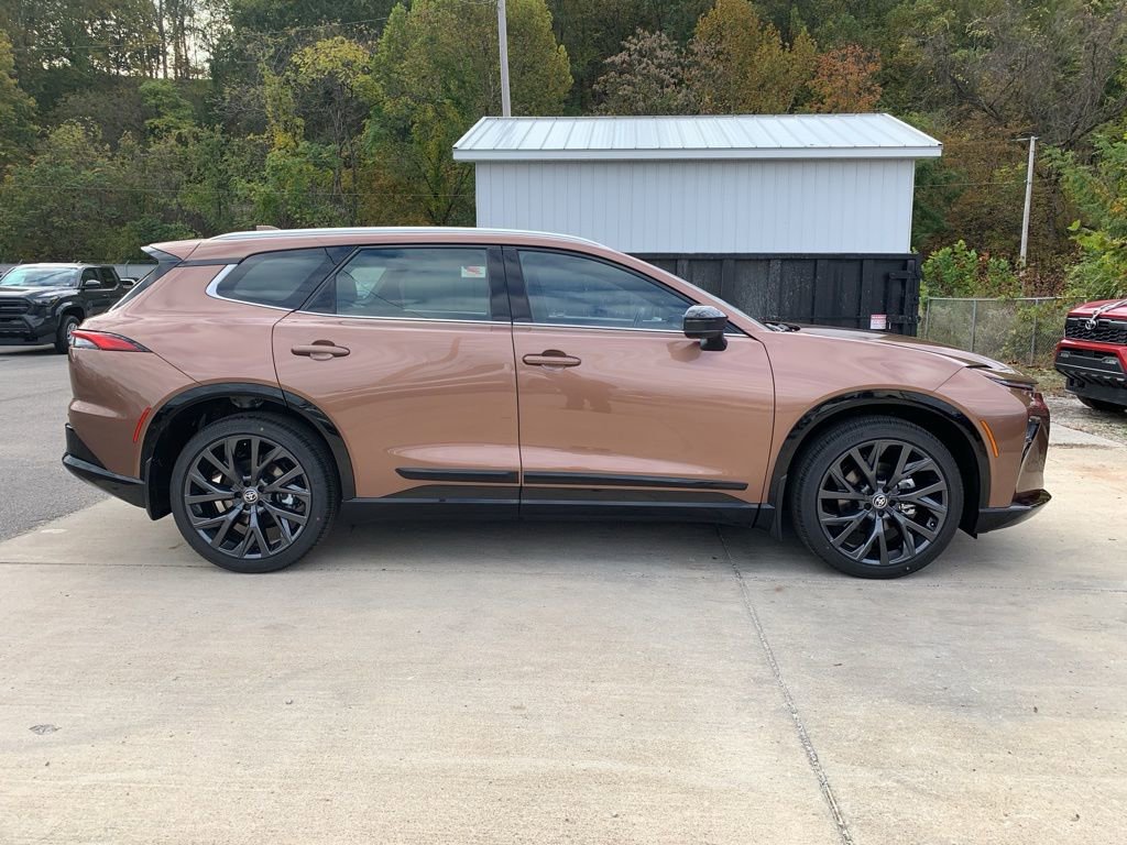 New 2025 Toyota Crown Signia image 3