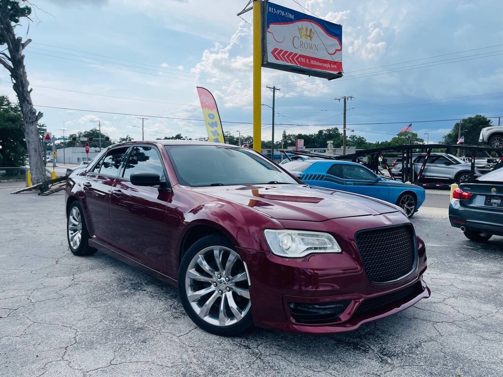 Used 2019 Chrysler 300 Touring w/ Chrome Appearance Package RWD image 1