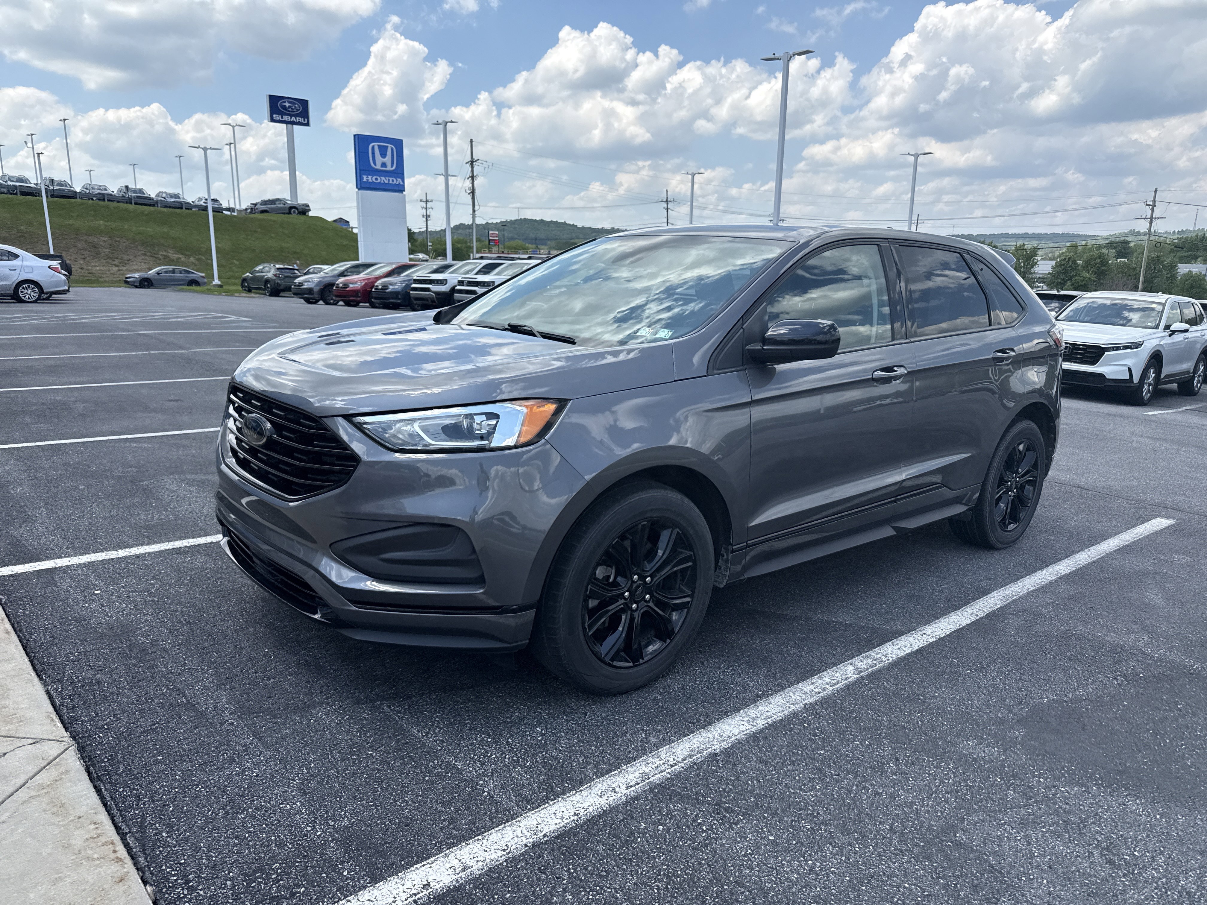 Used 2022 Ford Edge SE w/ Black Appearance Package